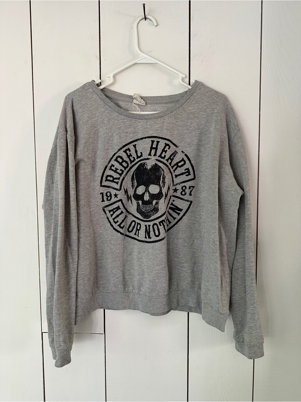 Tokyo Darling XXL Gray Graphic Sweatshirt Rebel Heart Skull Grunge Indie Sleaze